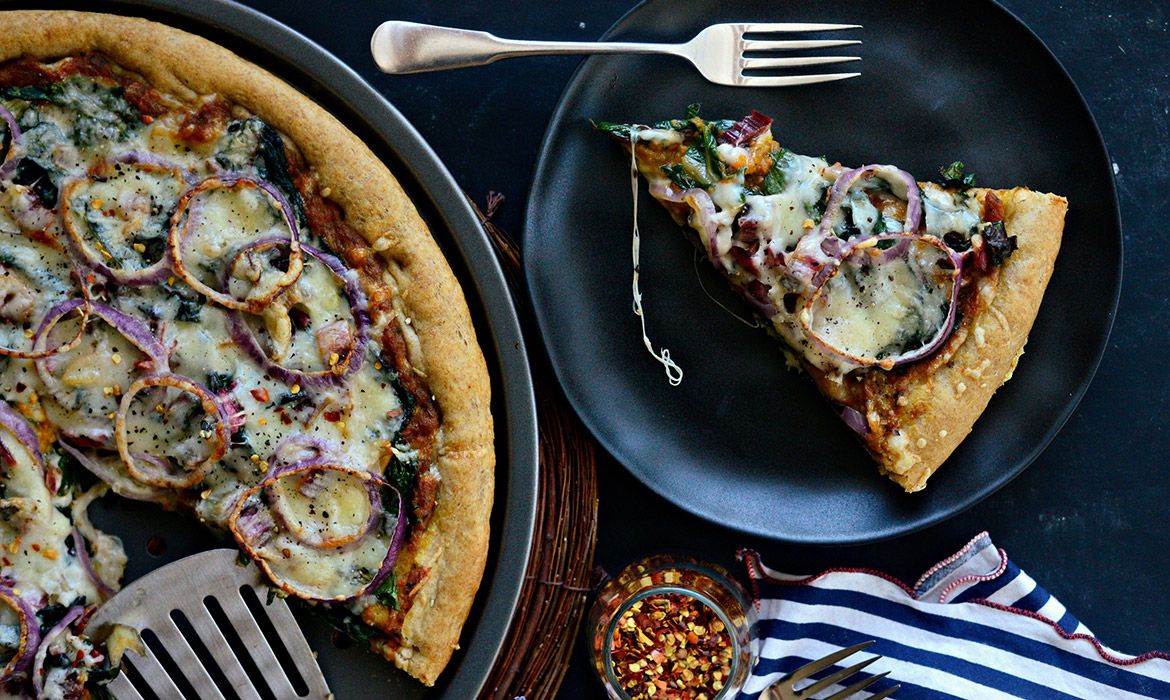 Рецепт: Пица со спанаќ и кромид