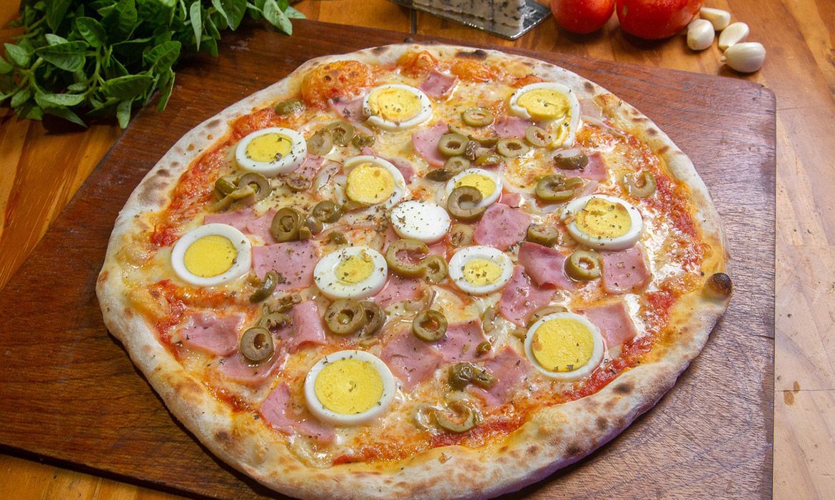 Рецепт: Пица со варени јајца