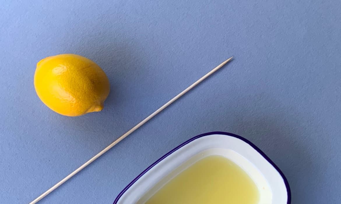 Рецепт: Со пунктура до неколку капки лимонов сок