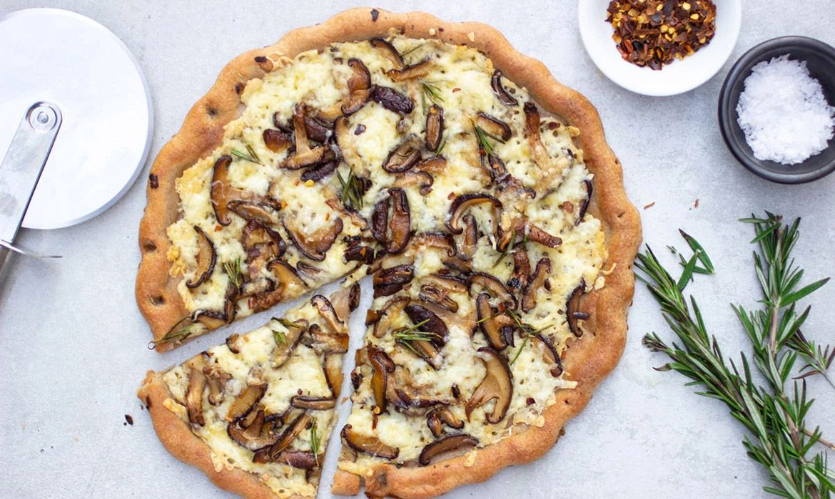 Рецепт: Пица со печурки и крем сирење